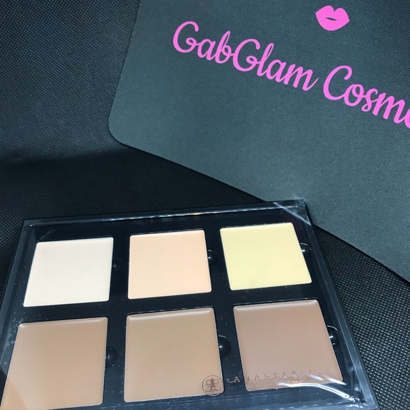 Makeup - Picture 5 of 5